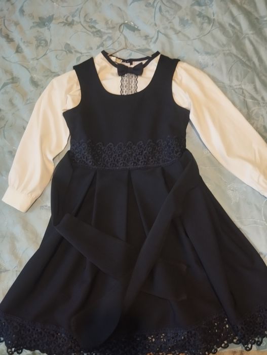 Продам шкільну форму