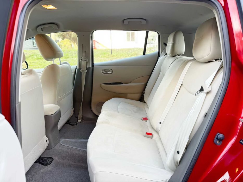 Nissan LEAF S      2015