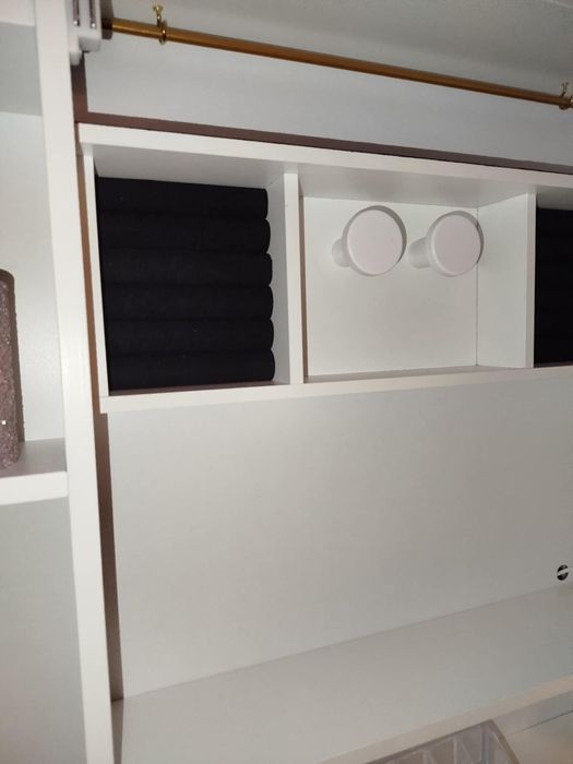 Toaleta z podświetlanym lustrem