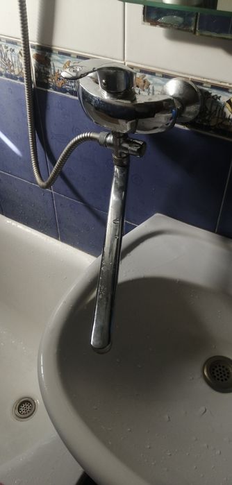 Кран Смеситель в ванную с гусаком и лейкой