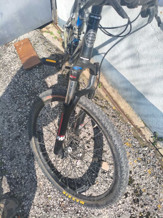 Bicicleta Trek suspenção total