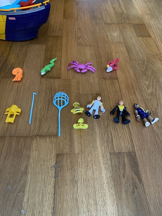 Brinquedo barco da mattel