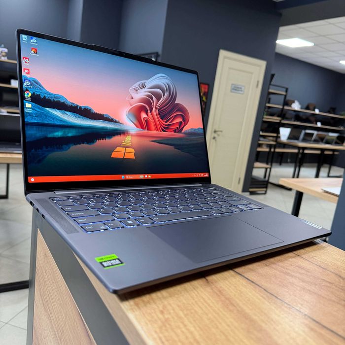 Ігровий Lenovo Slim - 2K,Touch/Ryzen 7 7735HS/RTX 3050 6 GB/16 LPDDR5