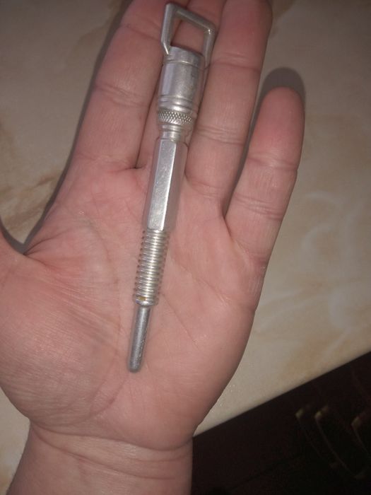Ручная  металлическая , витая для письма