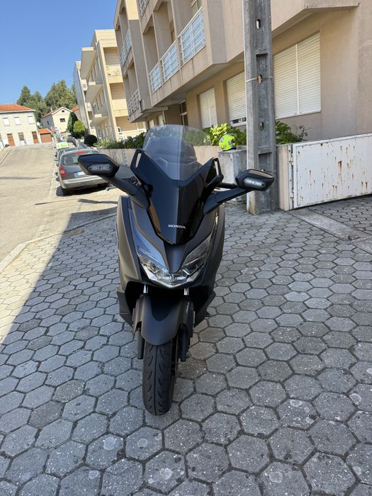 Honda forza 125