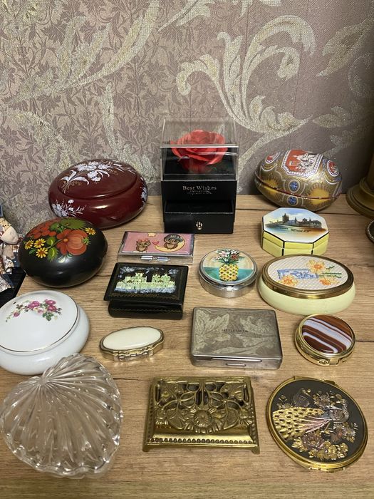 Таблетница, шкатулка, пудреница. Винтаж.