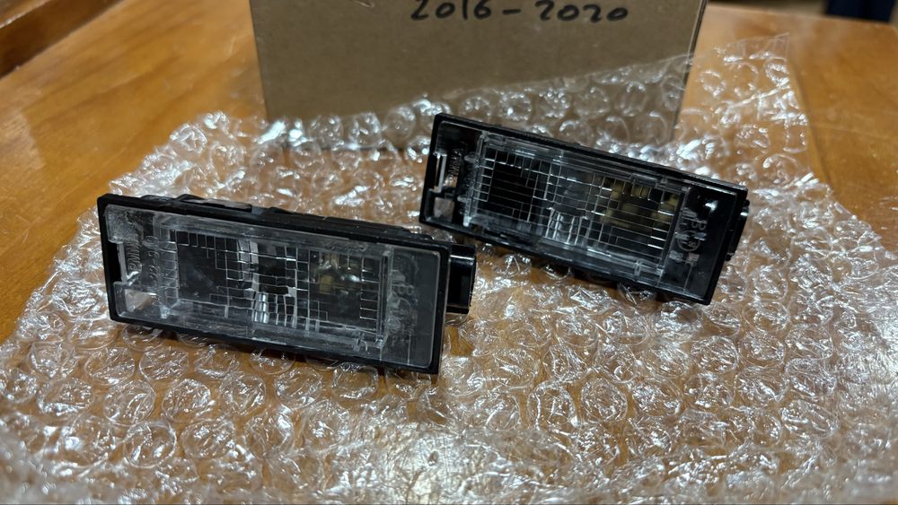Luz matrícula Renault Clio IV