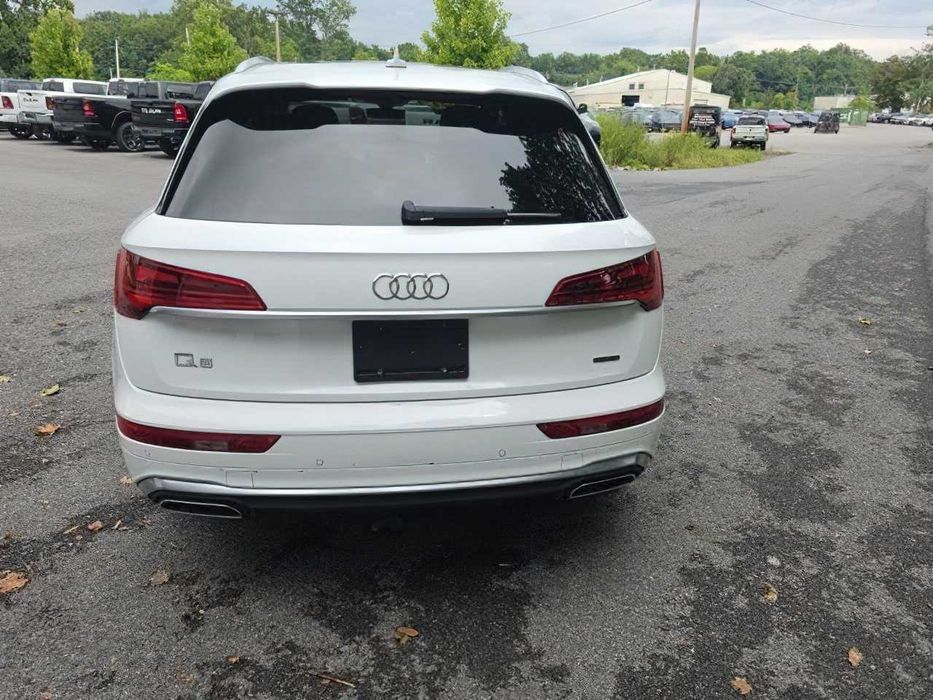 Audi Q5      2022