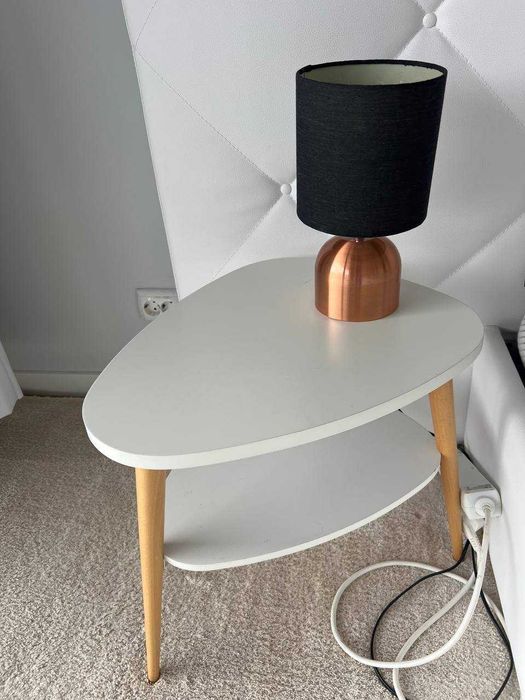 Cama king size 200x180 cm com cabeceira de 3 m – em ótimo estado.