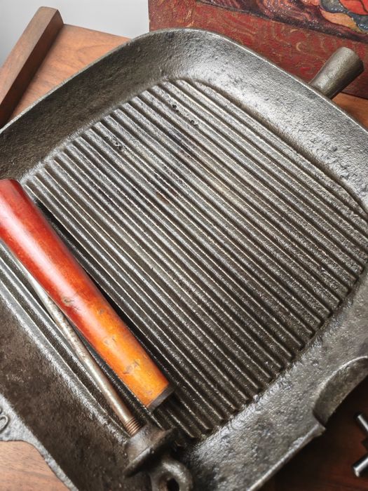 Patelnie żeliwne Grilowa 28cm i głęboka 24cm Carl Victor Swedish