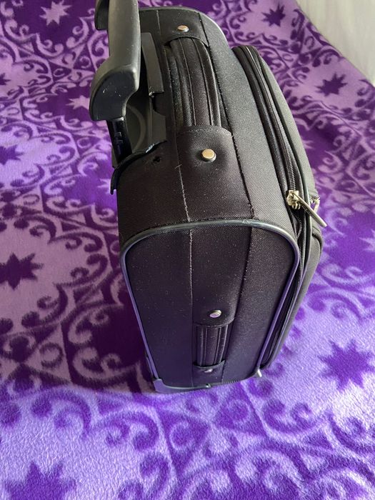 Vendo  măla   de  cabine  -viagem