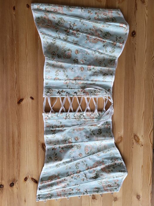 Квітчатий корсет на кісточках