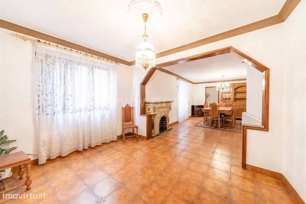 Moradia Geminada T5 / Fundão, Silvares
