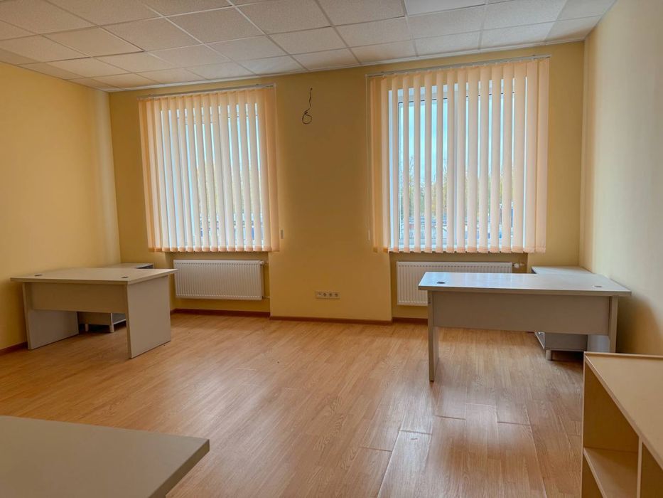 Здам офіси від 3000 грн плюс світло, район ЗАЗ