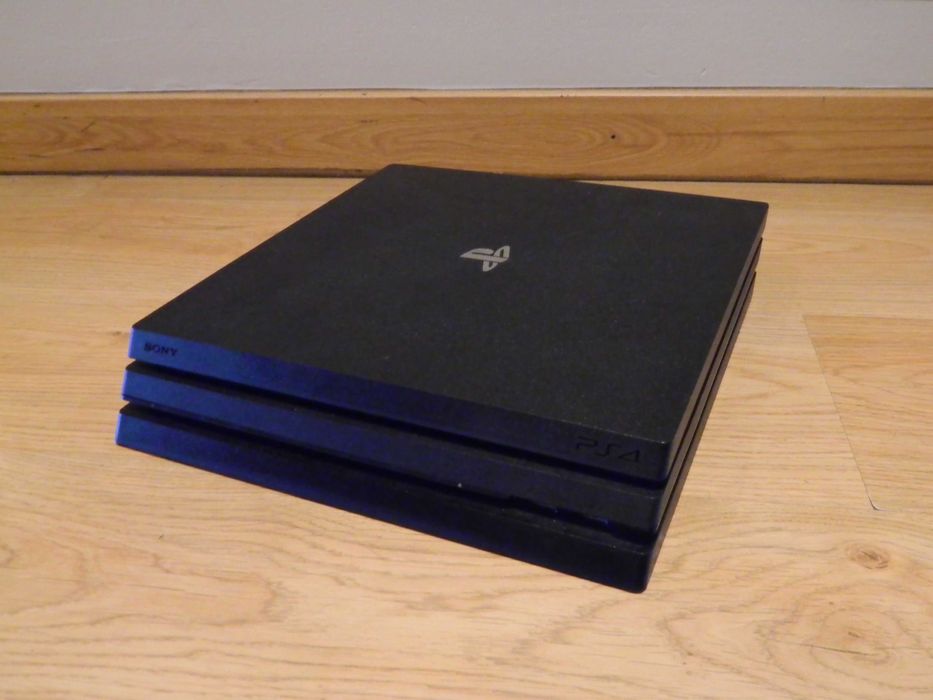 PS4 Pro 1TB  [Inclui 1 Comando e 3 Jogos] [Caixa original]64298101653377122