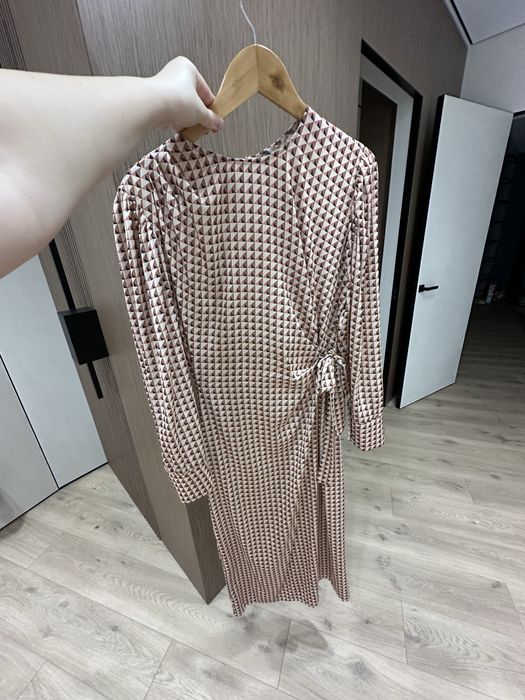 Шовкова сукня cher17 зі складками, розмір М