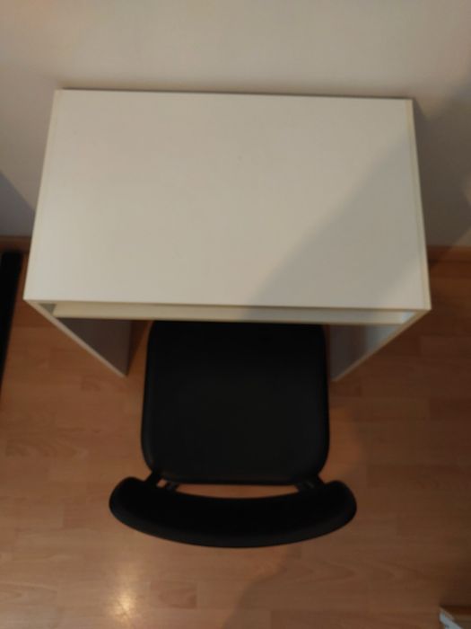 Secretária / mesa com cadeira