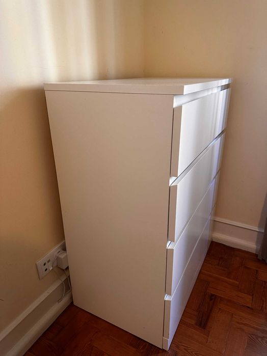 Cómoda IKEA MALM 4 Gavetas Branca – Como Nova