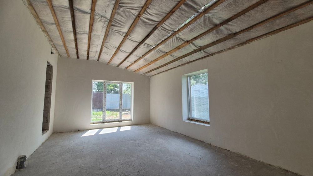 Великий будинок у Немішаєвому під чистову