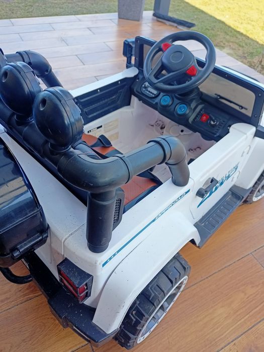 Sprzedam samochodzik elektryczny