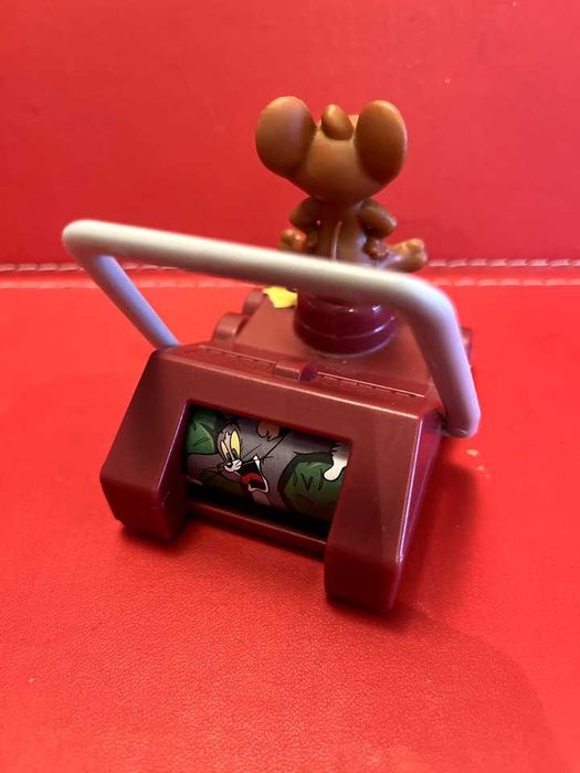 Mcdonalds happy meal tom jerry figurine rare collectable figure toy