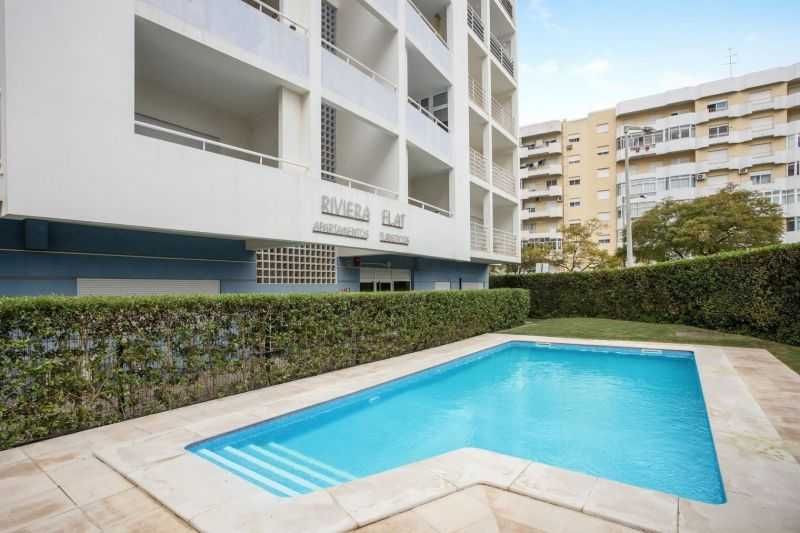 Estúdio no Ultimo Andar: AVista panorâmica com Varanda e Piscina.