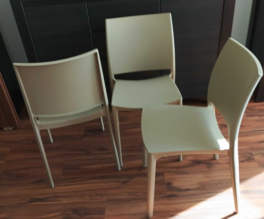 Krzesło konferencyjne biurowe kuchenne plastikowe cateringowe beżowe