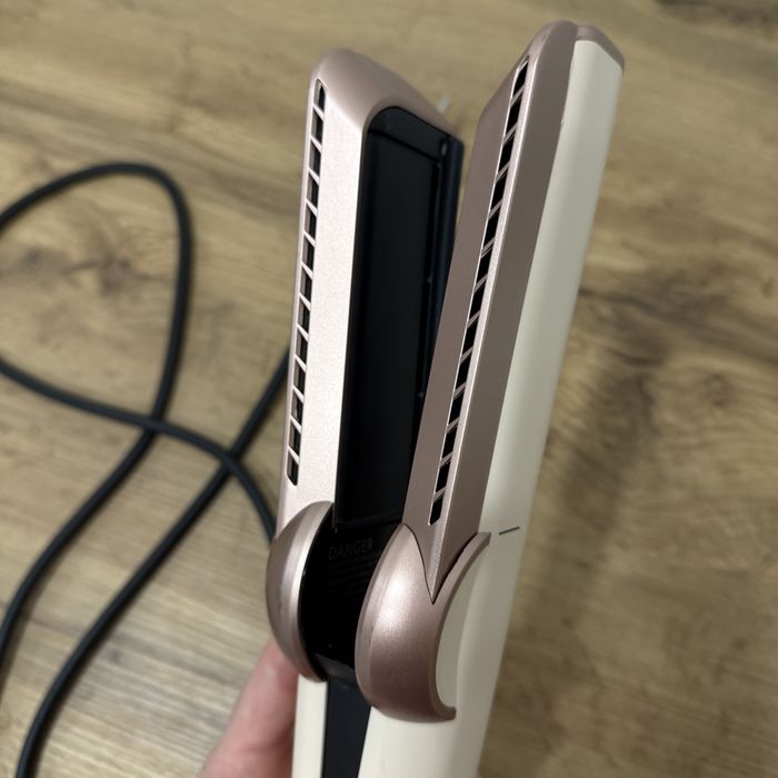 Фен типу Airstrait