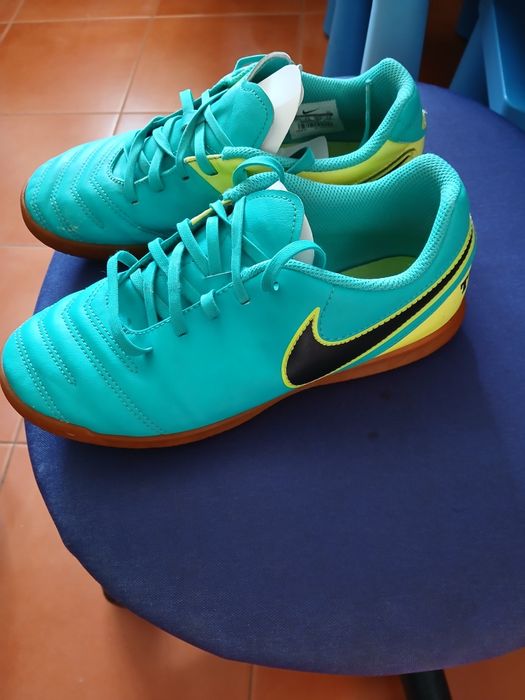 Ténis futsal Nike