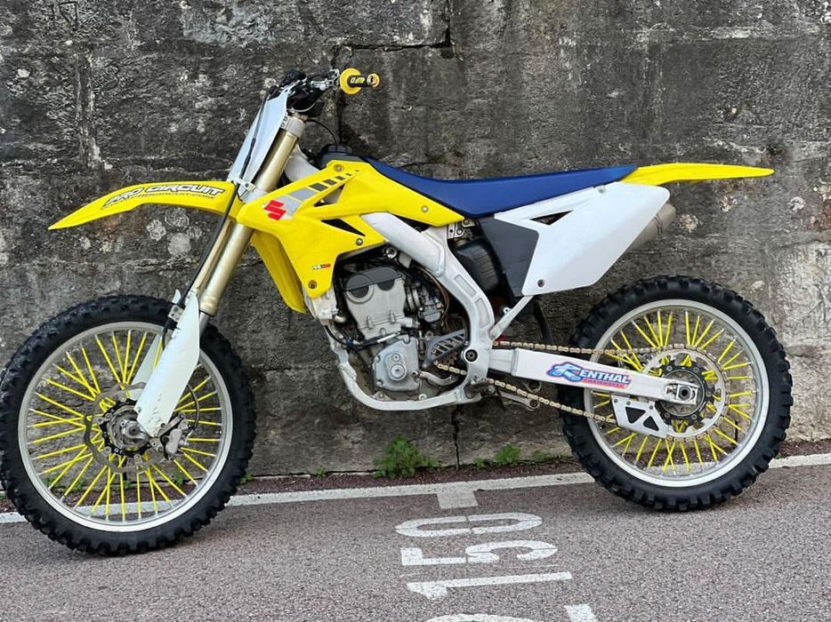 Vende-se motocross susuki rmz 250