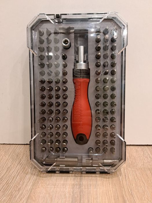 Zestaw bitów z grzechotką