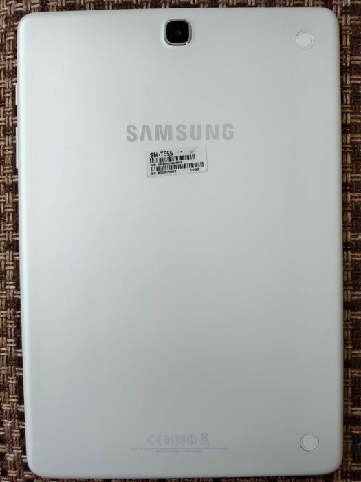 Планшети Huawei MediaPad M5 10.8"(2K, LTE); Samsung Galaxy Tab A (LTE)