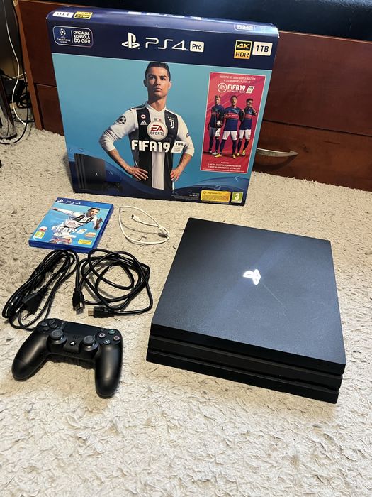 Playstation 4 PRO + pad