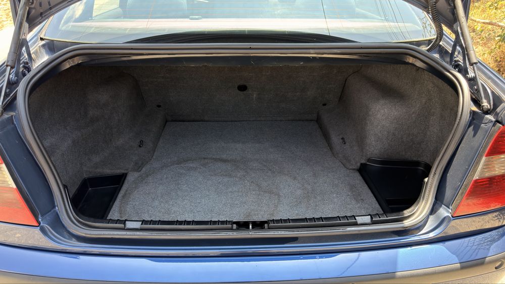 Vendo BMW 320d E46, de 2004, em muito bom estado geral