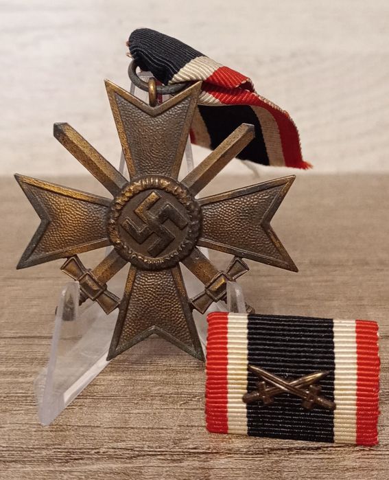 Militaria de Trincheira Werhmatch Cruz de Mérito com Espadas