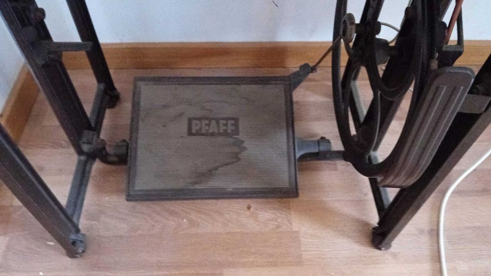 Máquina  de Costura PFAFF 230