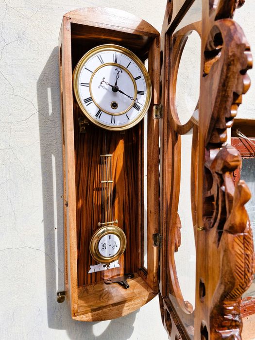 Zegar w stylu myśliwskim wiszący