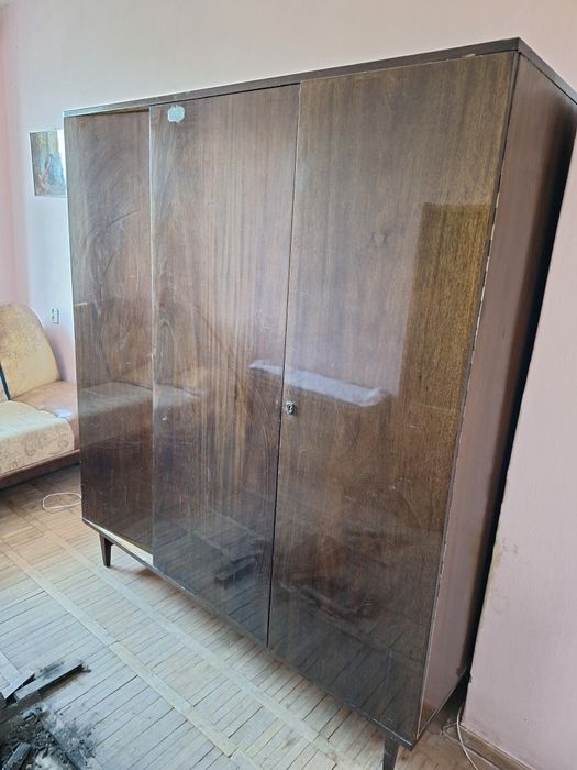 Меблі шафа диван стінка гарнітур