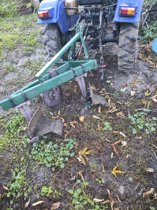 Трактор XINGTAi- сінтай 220 2011р.в з навісним..