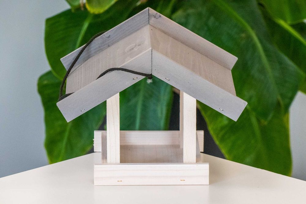 Karmnik Budka Karmniczek Lili