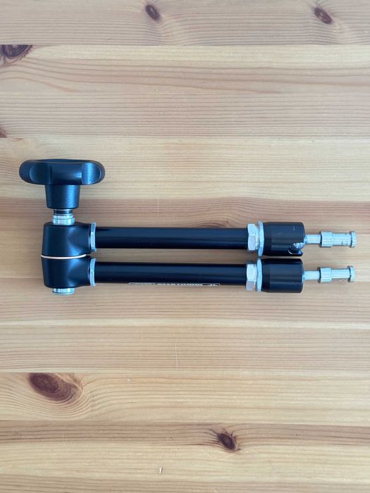 Manfrotto Magic Arm Ramię przegubowe z trzpieniami 5/8'' 244N