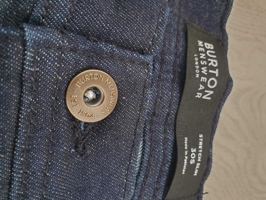 Джинсы мужские.Burton р-р 30.  Оригинал. Новые. Stretch Slim