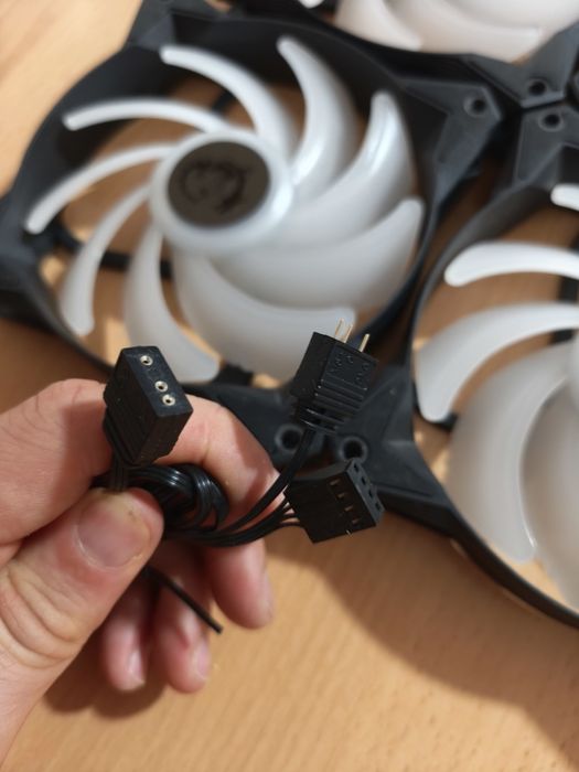 4 ventoinhas MSI RGB