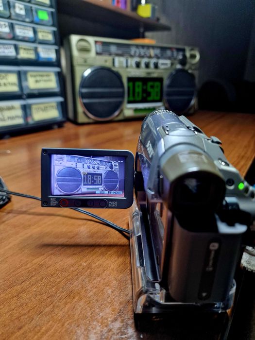 Видеокамера SONY DCR-HC42E