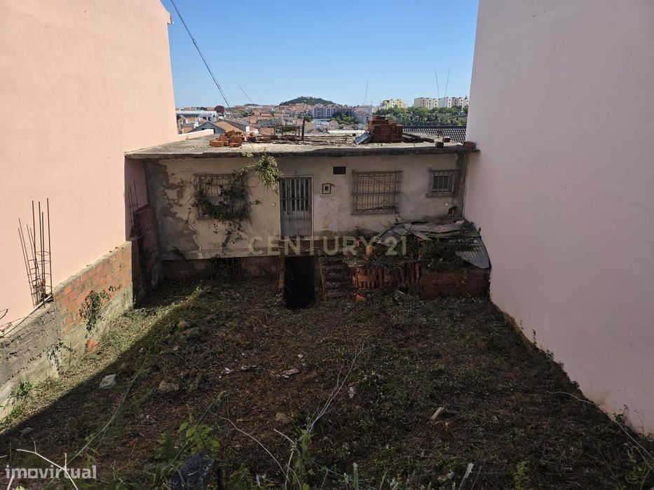 Moradia T3 em Casal de Cambra (concelho de Sintra)