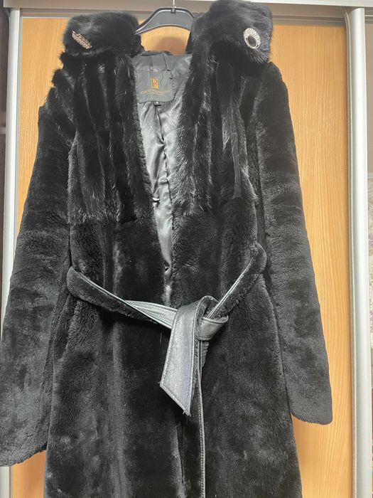 Продам шубу жіночу у гарному стані, розмір M