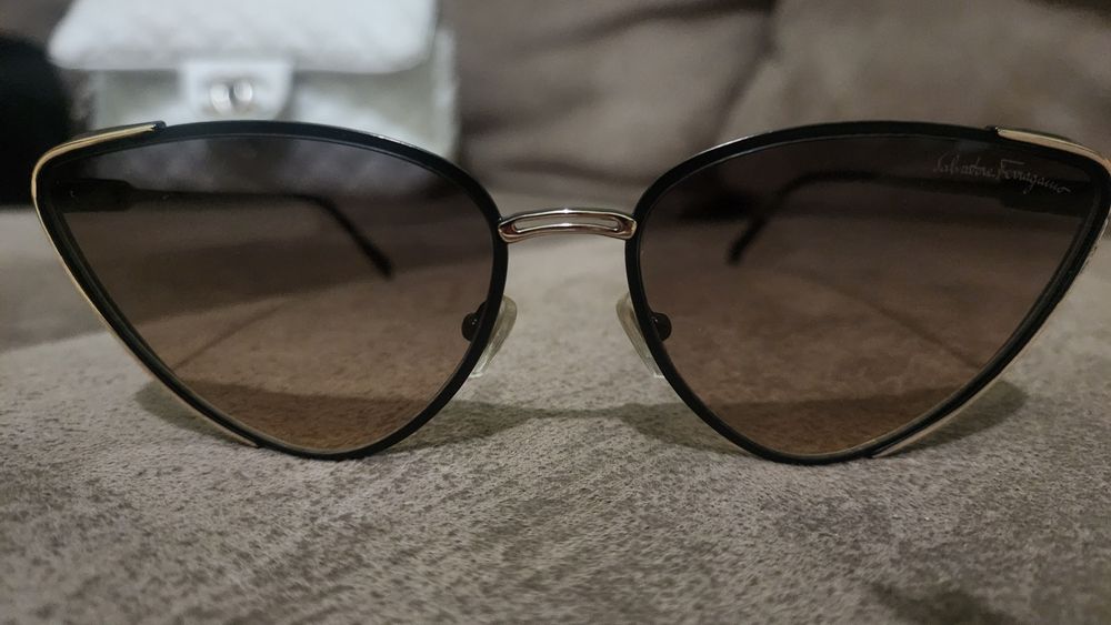 Очки Salvatore Ferragamo.