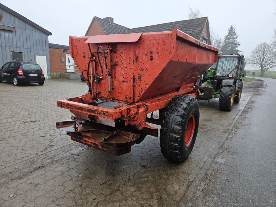 Rozsiewacz wapna bredal 6 ton