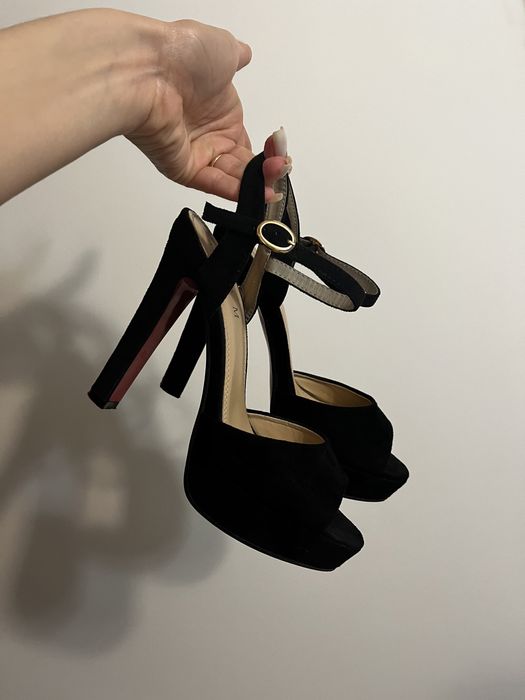 Босоніжки замша