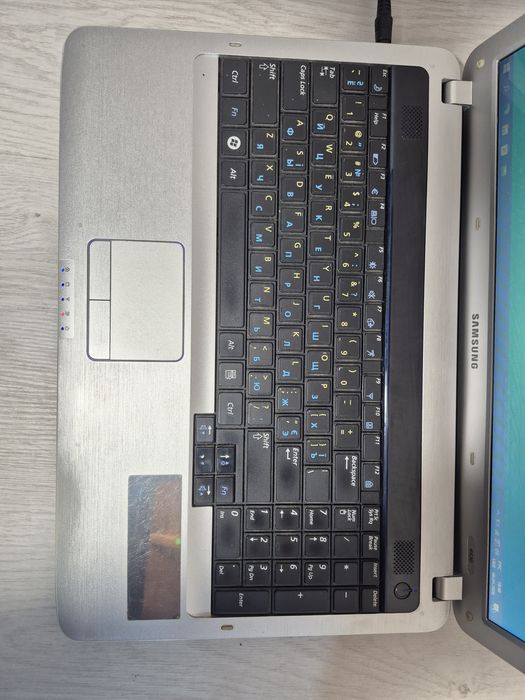 Ноутбук Samsung  R530